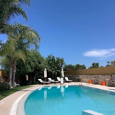 Carone Suite-charme&pool 3* Polignano a Mare