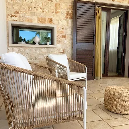 Carone Suite-charme&pool
