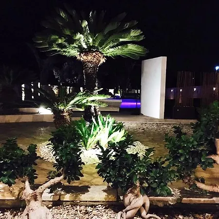 Carone Suite-charme&pool Couette-café