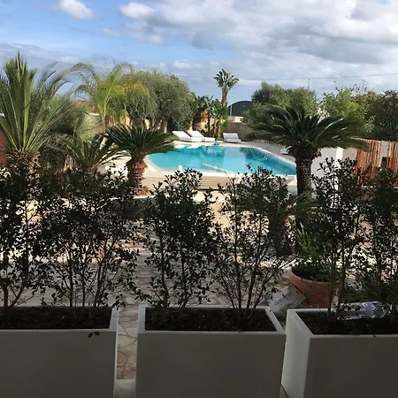 Carone Suite-charme&pool 3*
