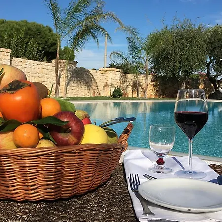 Carone Suite-charme&pool Polignano a Mare