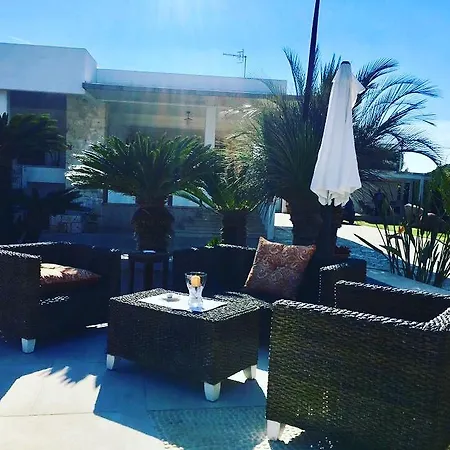 Carone Suite-charme&pool 4* بولينيانو آ ماري