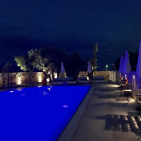 Frühstückspension Carone Suite-charme&pool Polignano a Mare