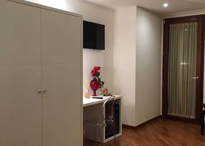 Carone Suite-charme&pool Bed and breakfast 4*