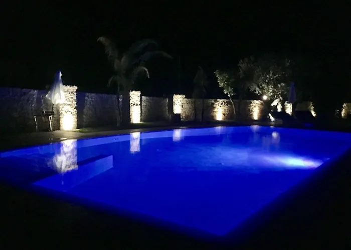 Carone Suite-charme&pool Bed and breakfast 4*