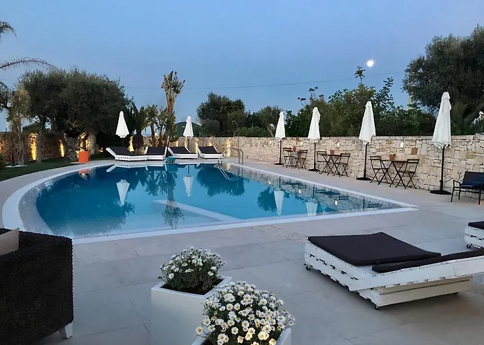 Bed and breakfast Carone Suite-charme&pool